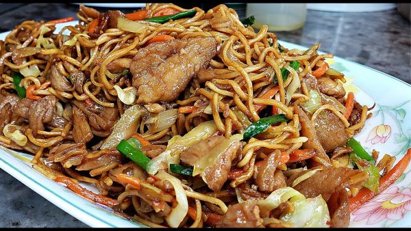 Chicken Chow Mein چکن چومیں